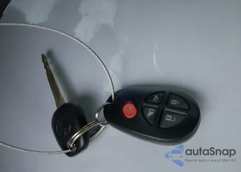 2016 Toyota Sienna Le 8 Passenger z USA, uszkodzony, nr VIN 5TDKK3DC0GS710886